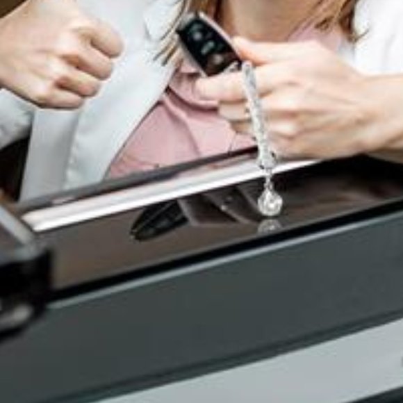 Glamou rGlow Rhinestone Car Key Charm - Picture 4 of 5